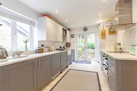 14 Castle Mount Crescent, Bakewell, DE45 1AT
