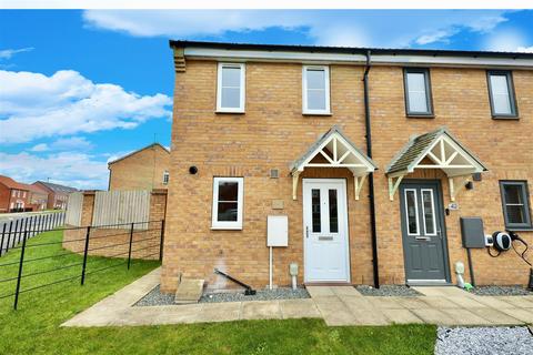 2 bedroom end of terrace house to rent, Grosvenor Road, Kingswood, Hull