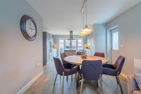 12 Alexander Road, Keynsham, Bristol, BS31 2TB