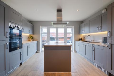 12 Alexander Road, Keynsham, Bristol, BS31 2TB