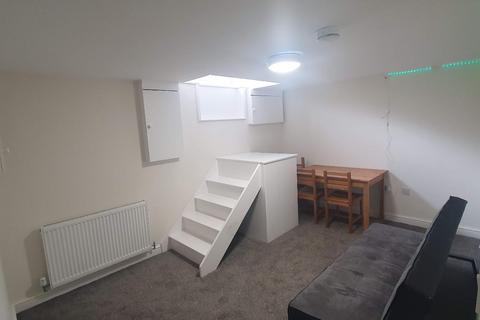 1 bedroom in a house share to rent, Northampton NN1