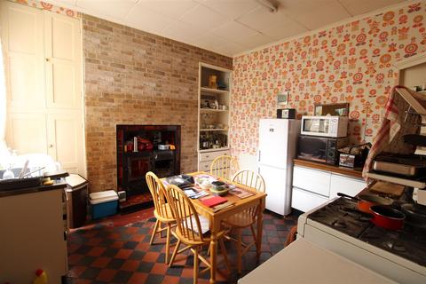5 bedroom townhouse for sale, Pierremont Crescent, Darlington