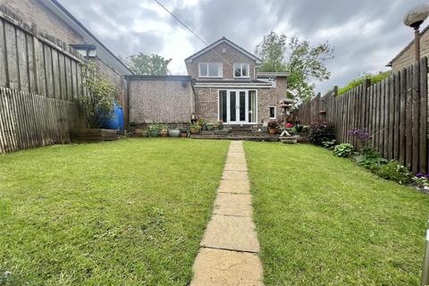 5 bedroom detached house for sale, Pasture Lane, Bradford BD14