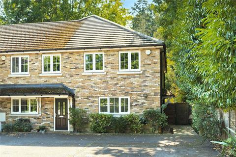 42 Brooklands Lane, Weybridge, KT13 8UX