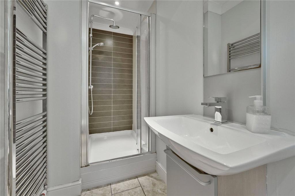Main En Suite