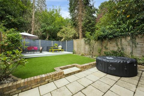 42 Brooklands Lane, Weybridge, KT13 8UX