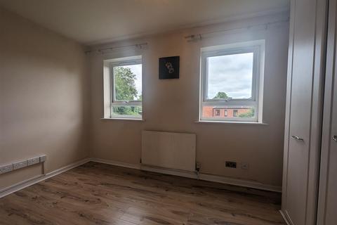 2 bedroom property to rent, The Cloisters, Walsall