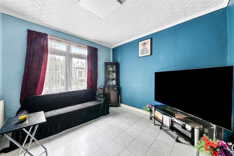 3 bedroom end of terrace house for sale, Kingsbridge Crescent, Southall UB1