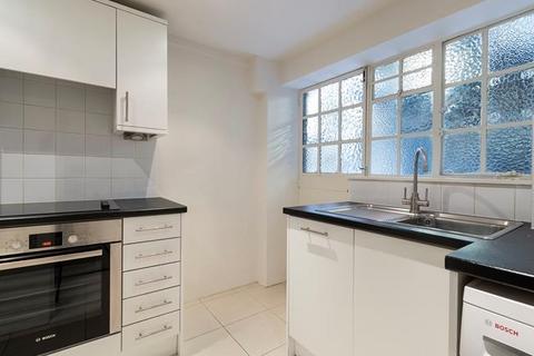 2 bedroom property to rent, Fulham Road, London