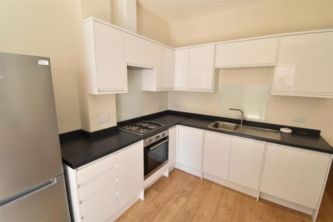 3 bedroom apartment to rent, Ewell Road, Surbiton