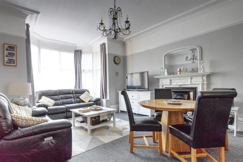 1 bedroom flat for sale, De La Warr Road, Bexhill-On-Sea