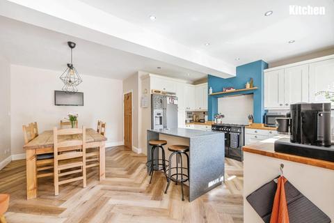 105 Upper Gungate, Tamworth, B79 8AX