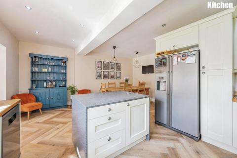 105 Upper Gungate, Tamworth, B79 8AX