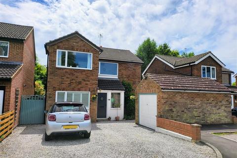 4 bedroom detached house for sale, CHAIN FREE: Tanners Way, Hunsdon