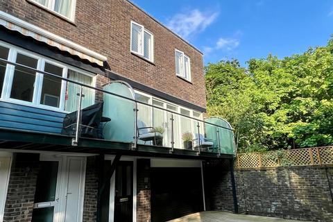4 bedroom end of terrace house for sale, Poynings Place, Old Portsmouth PO1