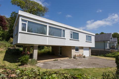 3 bedroom detached house to rent, Castle Close, Ventnor