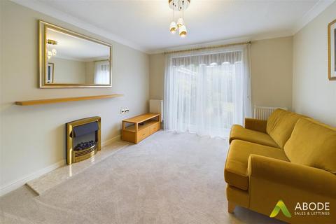 16 Partridge Drive, Uttoxeter, ST14 8TY
