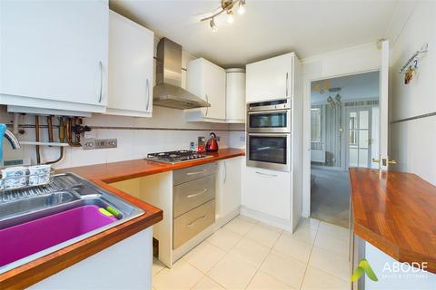 16 Partridge Drive, Uttoxeter, ST14 8TY