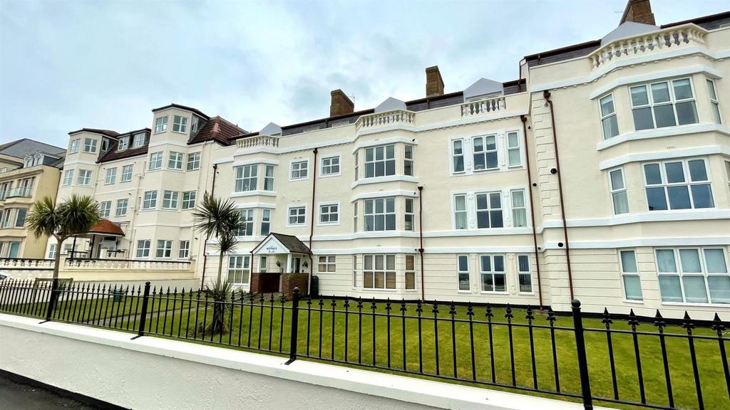 Craig Y Don Parade, Llandudno 2 bed apartment for sale £210,000