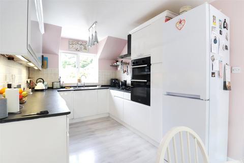 25 Saltmer Close, Ilfracombe, EX34 8LY