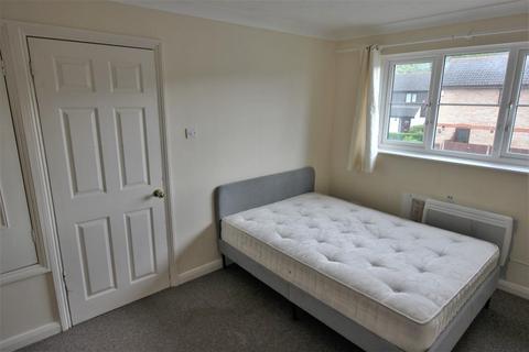 1 bedroom house to rent, Coptefield Drive, Belvedere, Kent, DA17 5RJ