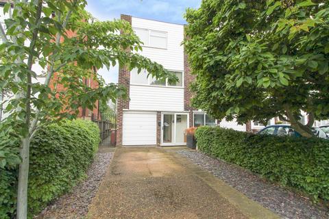 33 Park Road, Wallington, SM6 8AA