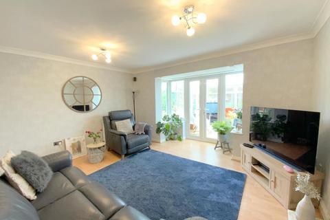 7 Brunel Close, Grimsby, DN32 9FE