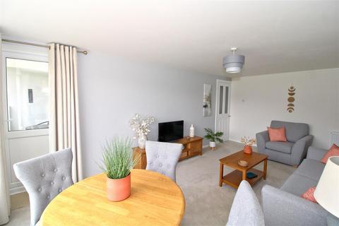 2 bedroom flat for sale, Chyngton Road, Seaford