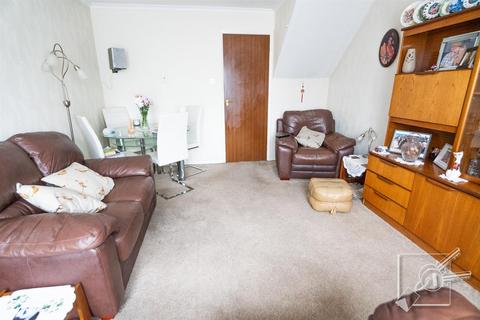 58 Thistledown, Gravesend, DA12 5EU
