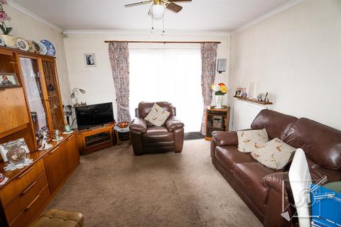 58 Thistledown, Gravesend, DA12 5EU