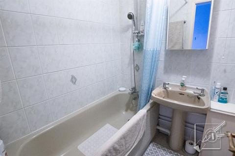 58 Thistledown, Gravesend, DA12 5EU