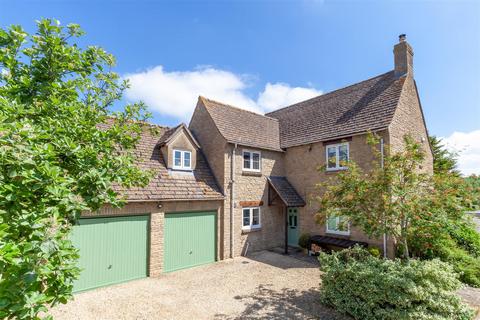 4 bedroom detached house for sale, 9 Oakey Close, Alvescot