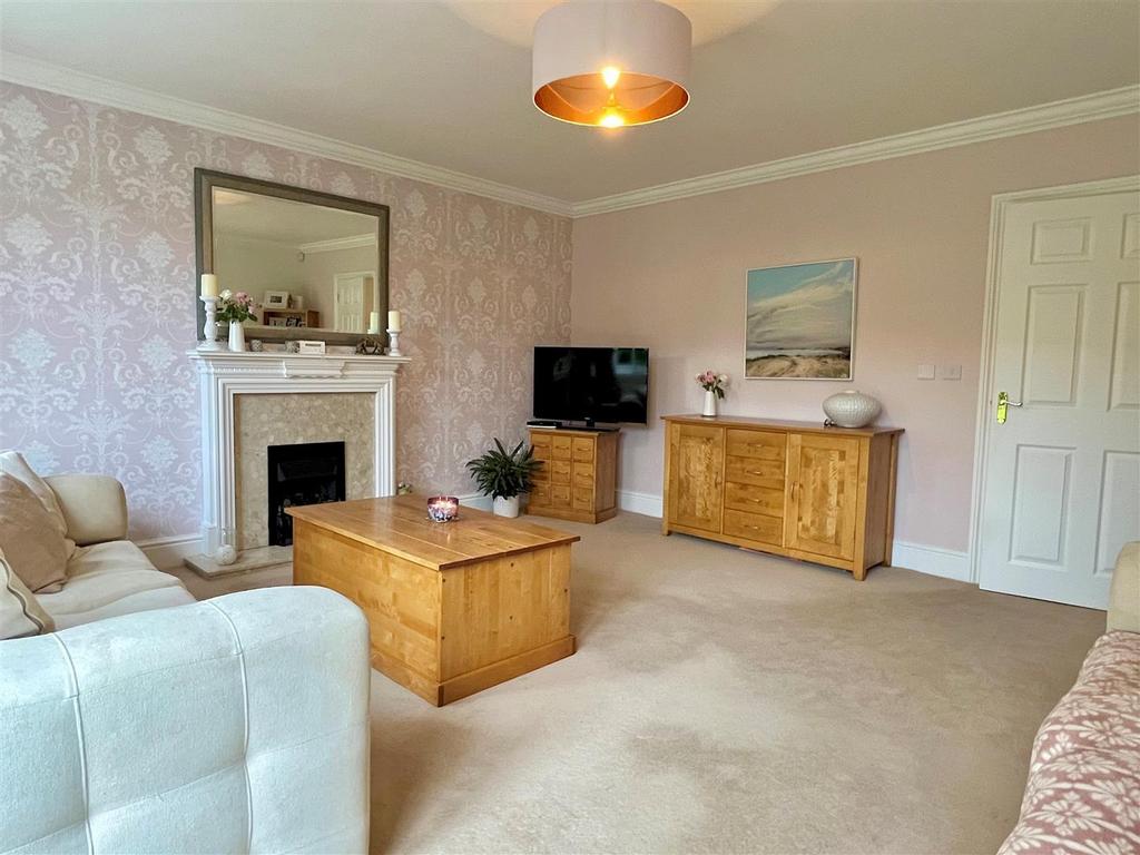 Thimble Drive, Sutton Coldfield 3 bed end of terrace house for sale £