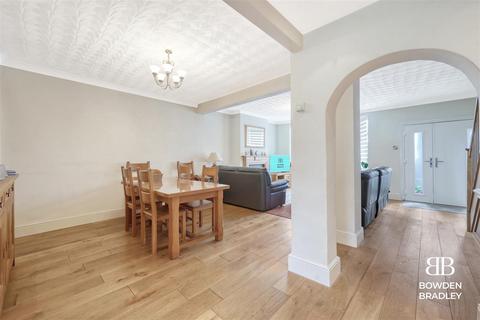 23 Chestnut Grove, Ilford, IG6 3AS