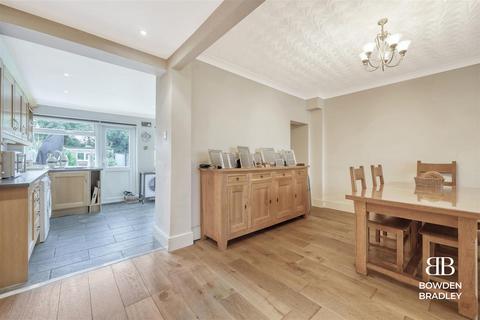 23 Chestnut Grove, Ilford, IG6 3AS