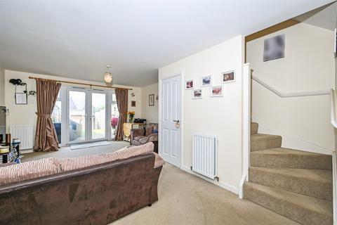 2 bedroom terraced house for sale, Beckless Avenue, Clanfield