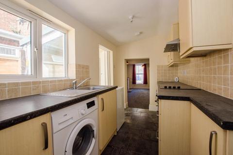 2 bedroom terraced house to rent, Red Lion Street, Boston