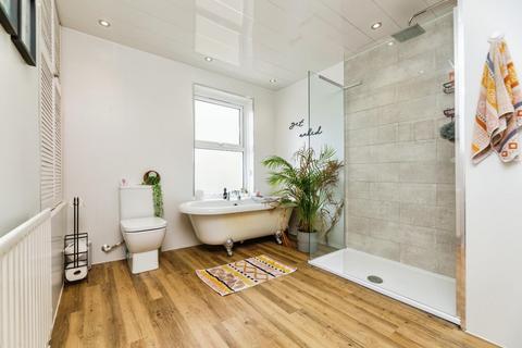4 Hall View, Chapeltown, Sheffield, S35 2TQ