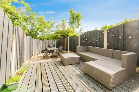 4 Hall View, Chapeltown, Sheffield, S35 2TQ