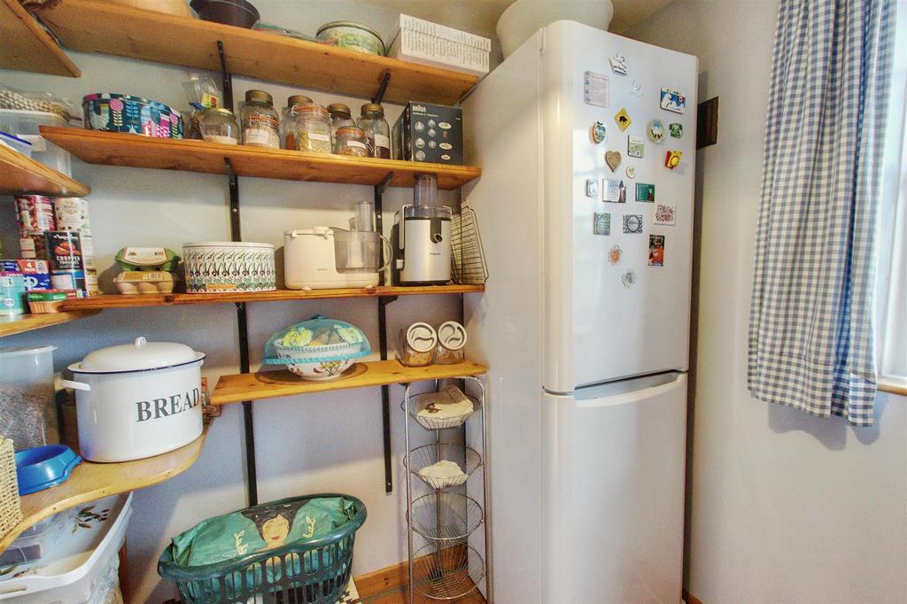 Pantry/utility room