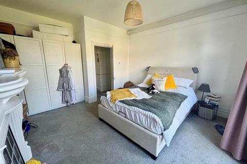 2 bedroom ground floor flat to rent, Cranley Road, Westcliff-On-Sea