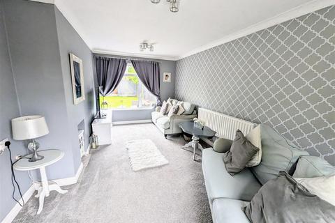 3 bedroom terraced house for sale, Vessey Close, Balderton