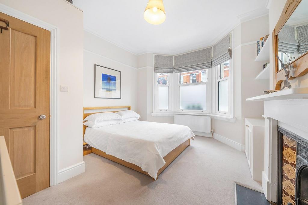 Bedroom (3).jpg