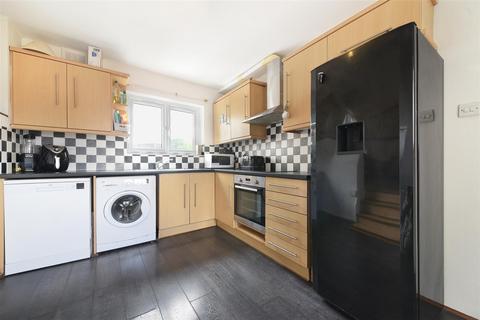 3 bedroom flat to rent, Lyveden Road, Colliers Wood SW17