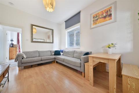 3 bedroom flat to rent, Lyveden Road, Colliers Wood SW17
