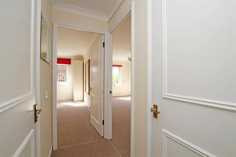 1 bedroom retirement property for sale, Henty Gardens, Chichester