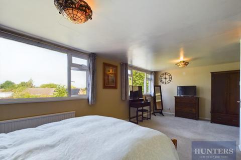 16 Alma Close, Cheltenham, GL51 3NA