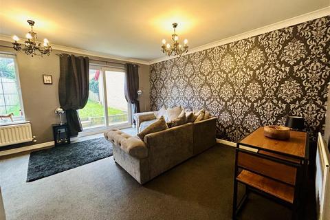 3 bedroom semi-detached house for sale, Millers Croft, Batley