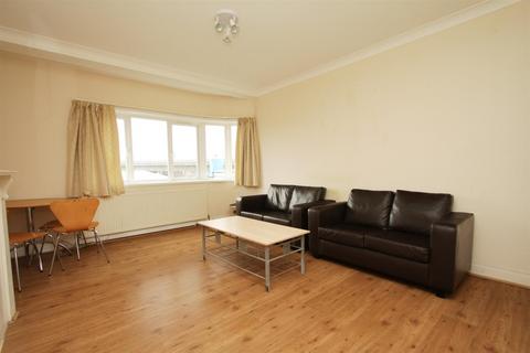2 bedroom apartment to rent, Gilda Court, Watford Way, Mill Hill