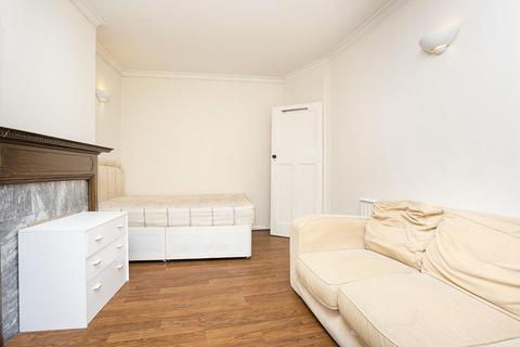3 bedroom apartment to rent, Finchley Lane, Hendon